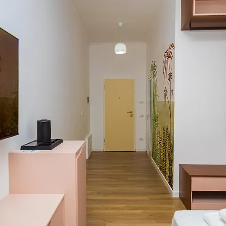 Solis Giselle Avlonya