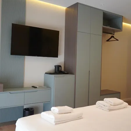 Eizhen Center Hotel