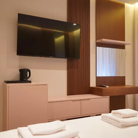 Eizhen Center * Vlore
