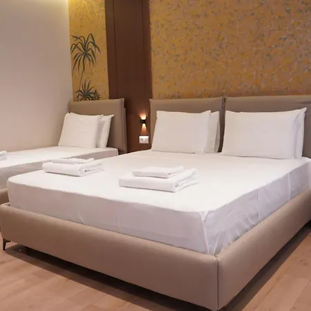 Eizhen Center Hotel