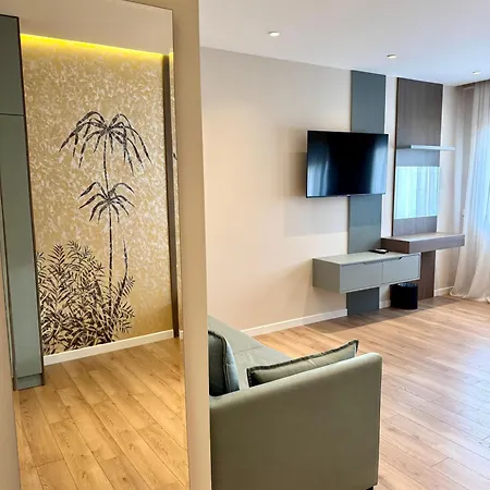 Eizhen Center Hotel *
