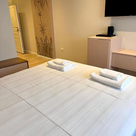 Hotel Eizhen Center *