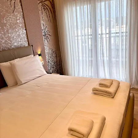 Hotel Eizhen Center *